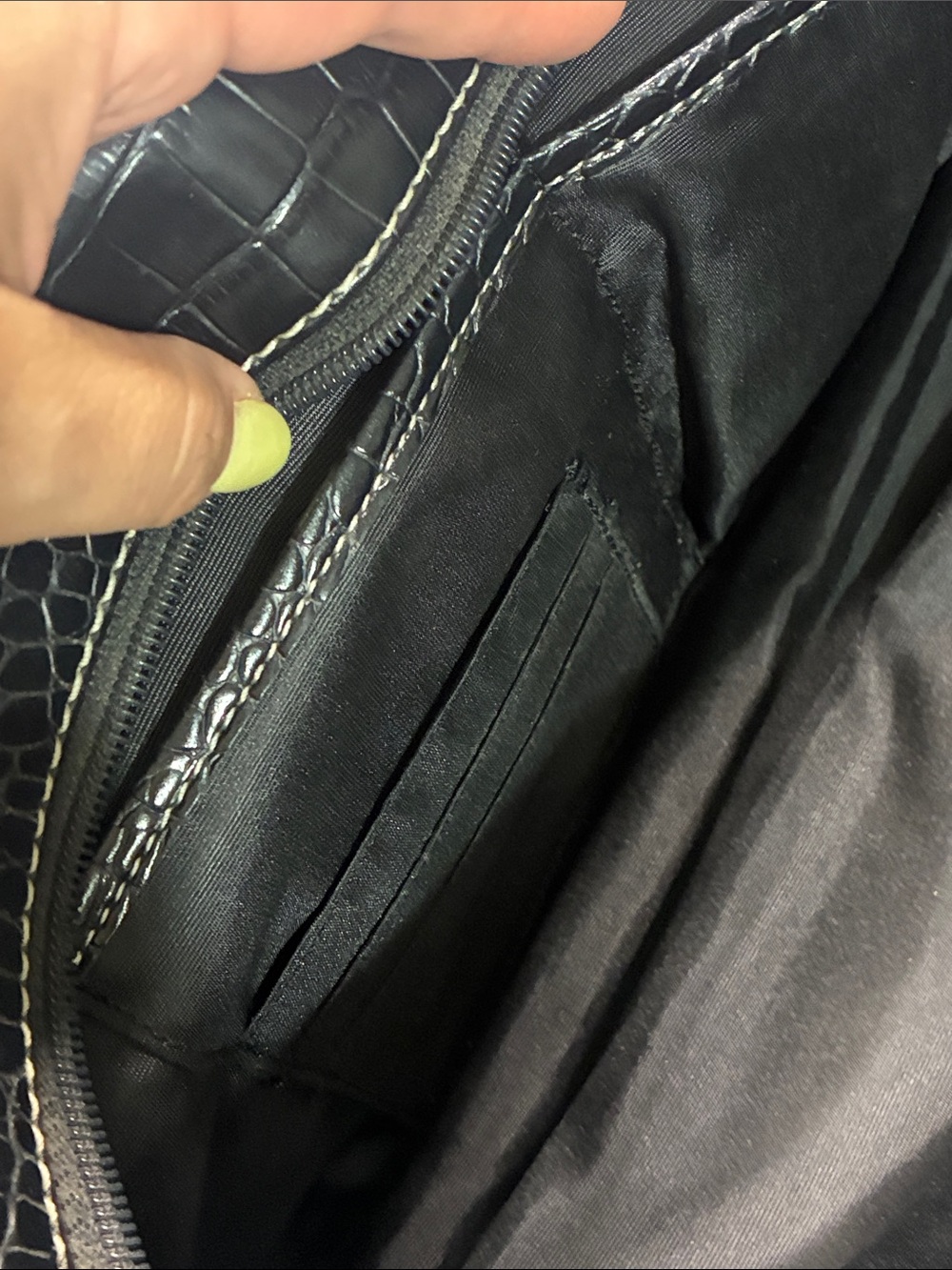 Valerie Stevens Black Croc-Embossed Leather Shoulder Bag - Picture 11 of 16
